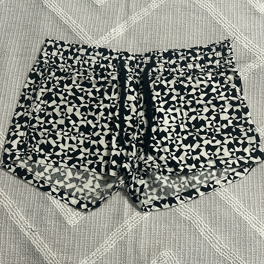 Arizona Jean Co. Size- XS, 54% linen and 46% rayon. Light material
